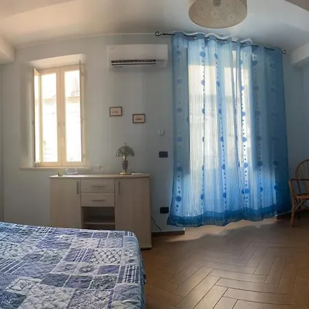 Sul Mare Primo Piano Con Terrazza Daire *