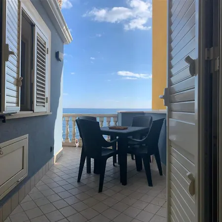Sul Mare Primo Piano Con Terrazza * Giardini Naxos